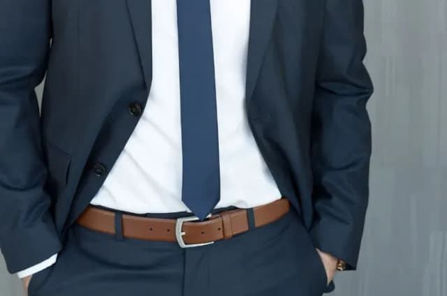 Jakie krawaty do niebieskiego garnituru najlepiej uniknąć? Jakie krawaty do niebieskiego garnituru najlepiej uniknąć?